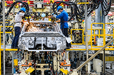 Vehicle Assembly & Seat Covering การประกอบรถยนต์และหุ้มเบาะ